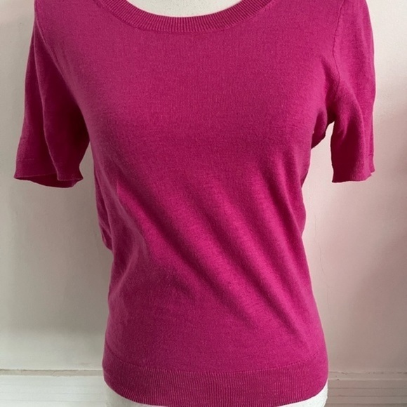 J. Crew • Medium Pink Crew Neck Short Sleeve Sweater - Picture 2 of 6